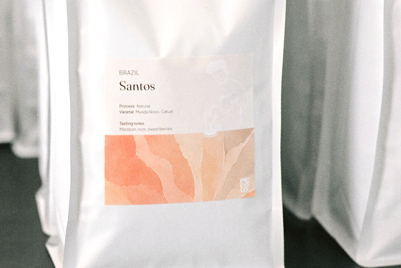 Pose med Santos kaffe fra Brasilien | Piccolo Coffee